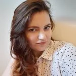 Liliana, CEO of OK T-Shirt